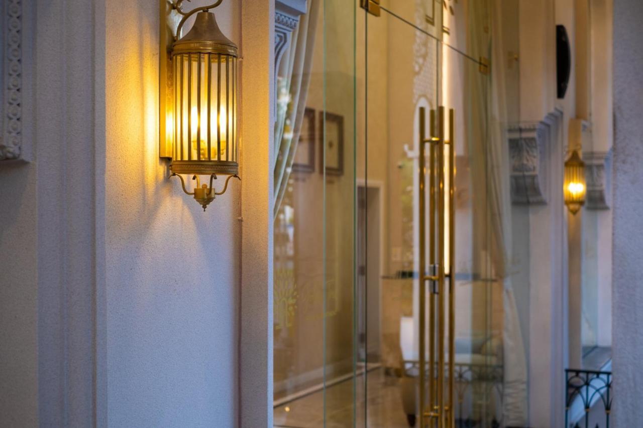 Golden Tree Hotel & Apartment Ho Chi Minh City Exterior photo
